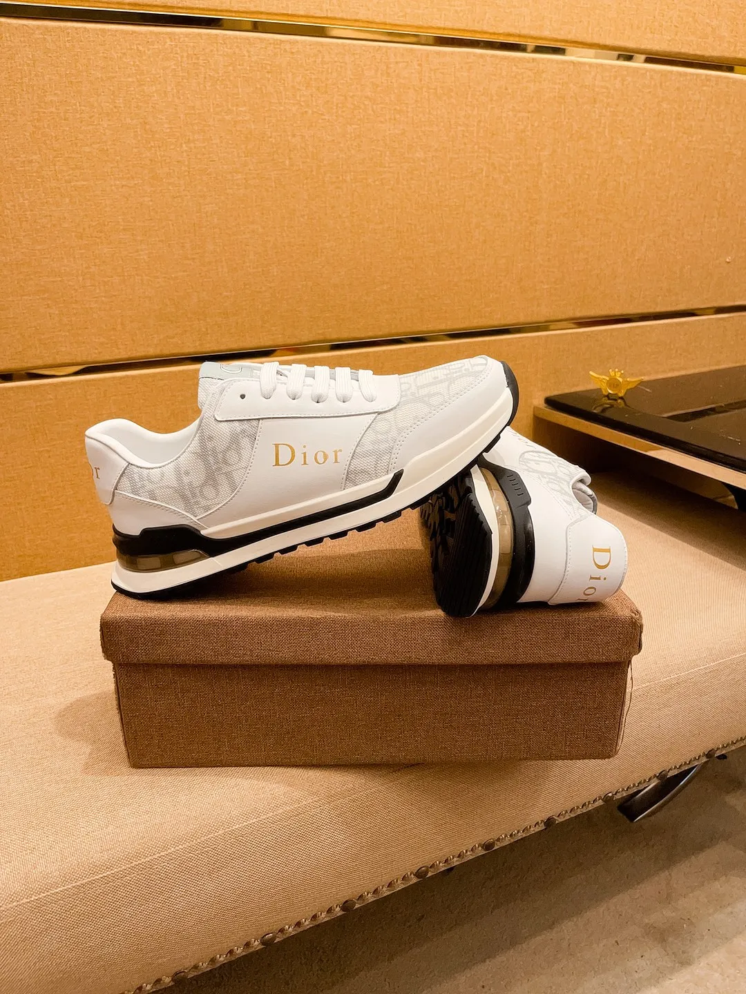 Men's shoes 💰 420💰【Dior】🔥 High-end men's shoes brand official website 1:1 latest masterpiece: the upper is made of Italian imported first-layer cowhide with a comfortable and breathable lining➕original non-slip and wear-resistant outsole🔥, making walking more convenient and comfortable! An exclusive new model, a stunning work, a beautiful 1:1 replica [color] compared to the official quality! Create a fashionable personality to set off your uniqueness! A must-have for trendy men! Classic🔥Size: 38-44 Color: 🔥Multiple colors available🔥